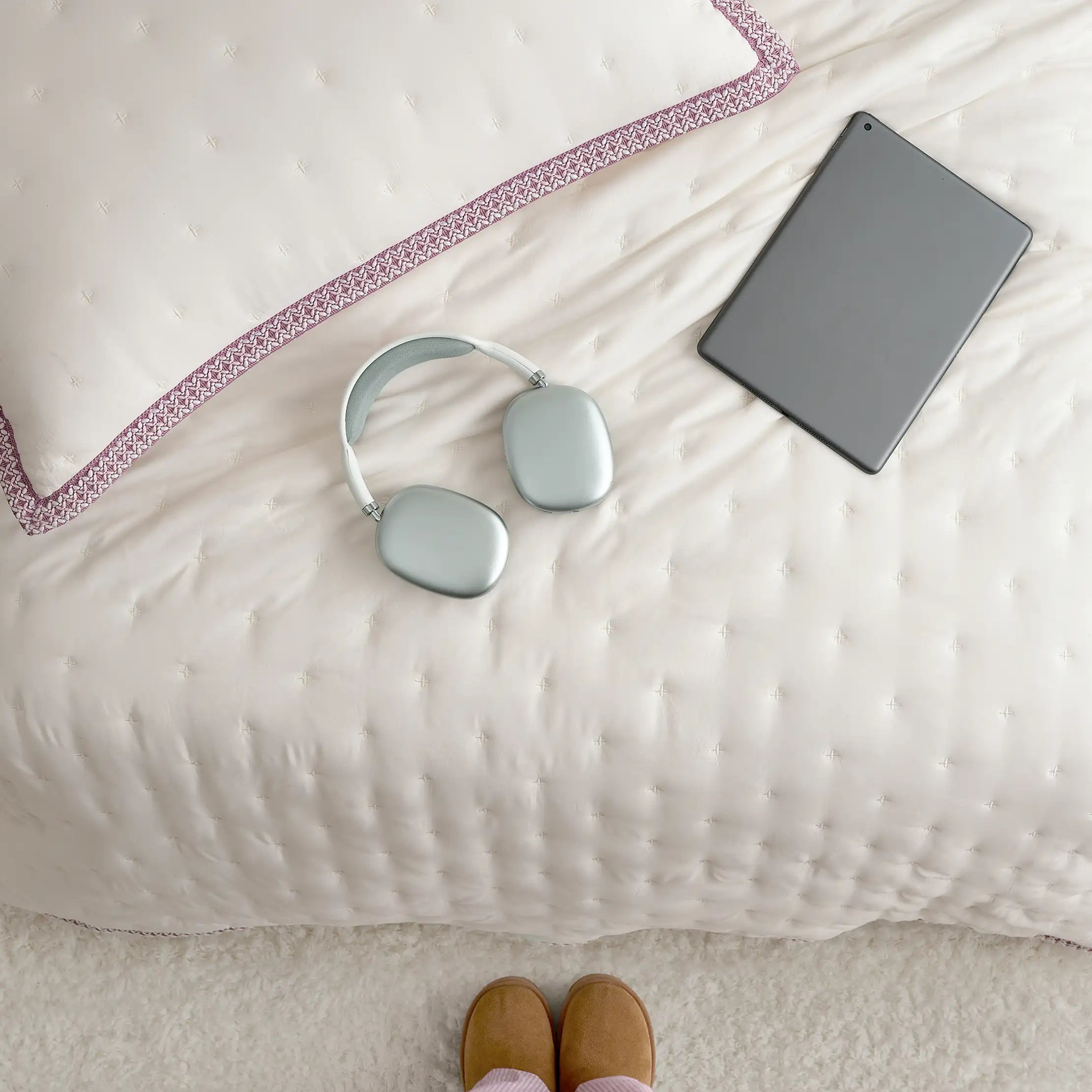 Home Devon UGGbraid Quilt Set T/TXL - SNOW / DUSTY ORCHID
